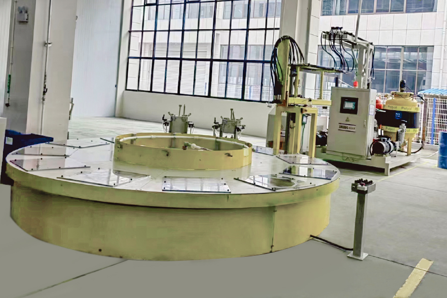 Levysoitinvaahto -injektiokoneen tuotantolinja Levysoitinvaahto -injektiokoneen tuotantolinja